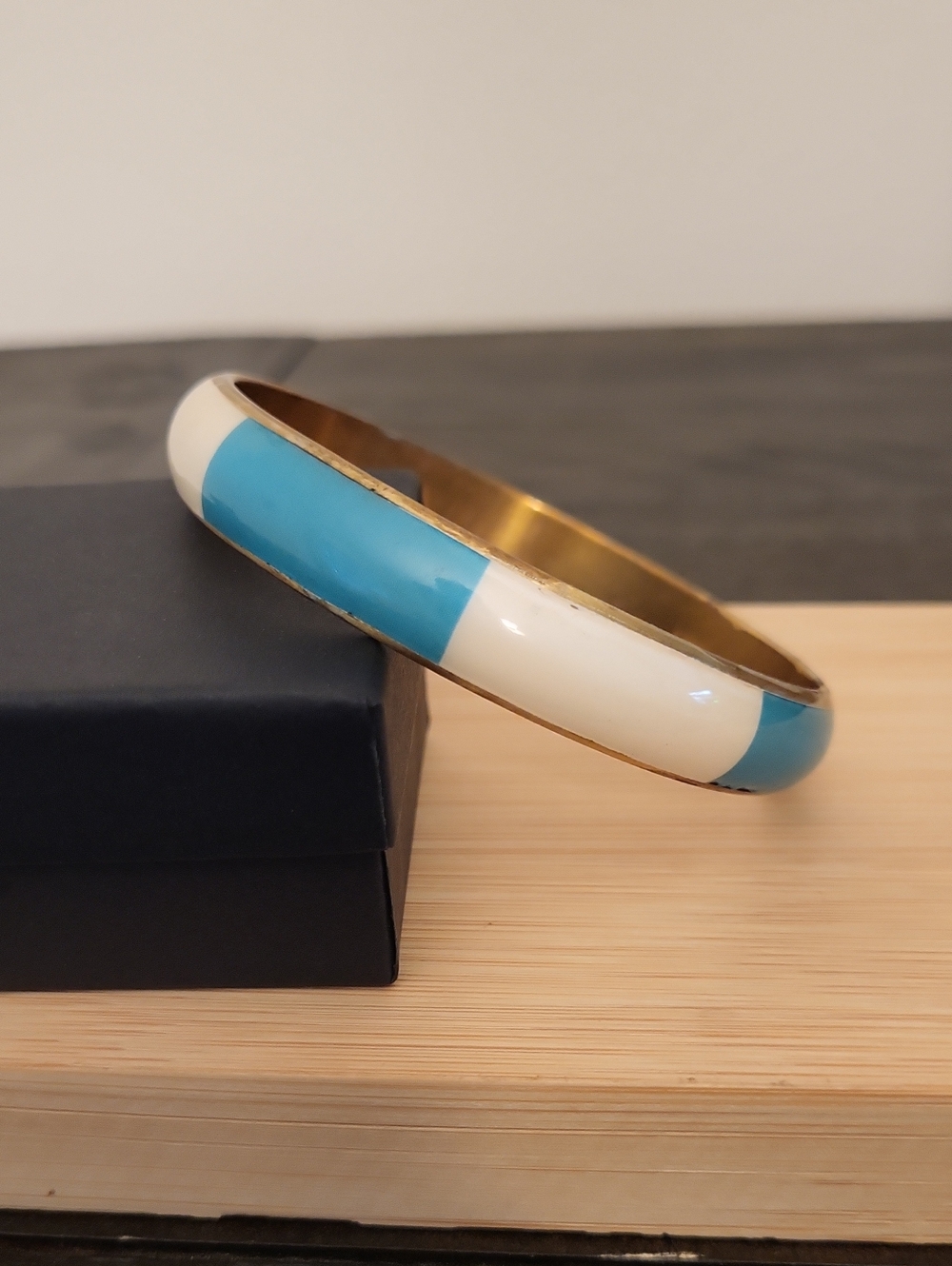 Vintage Brass & Enamel Blue-Ivory Xolor Banglw Bracelet